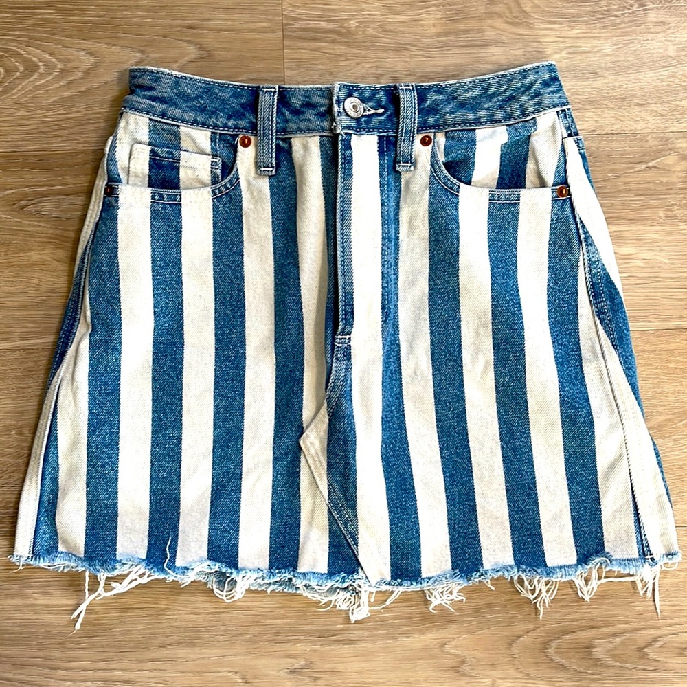 A&F skirt